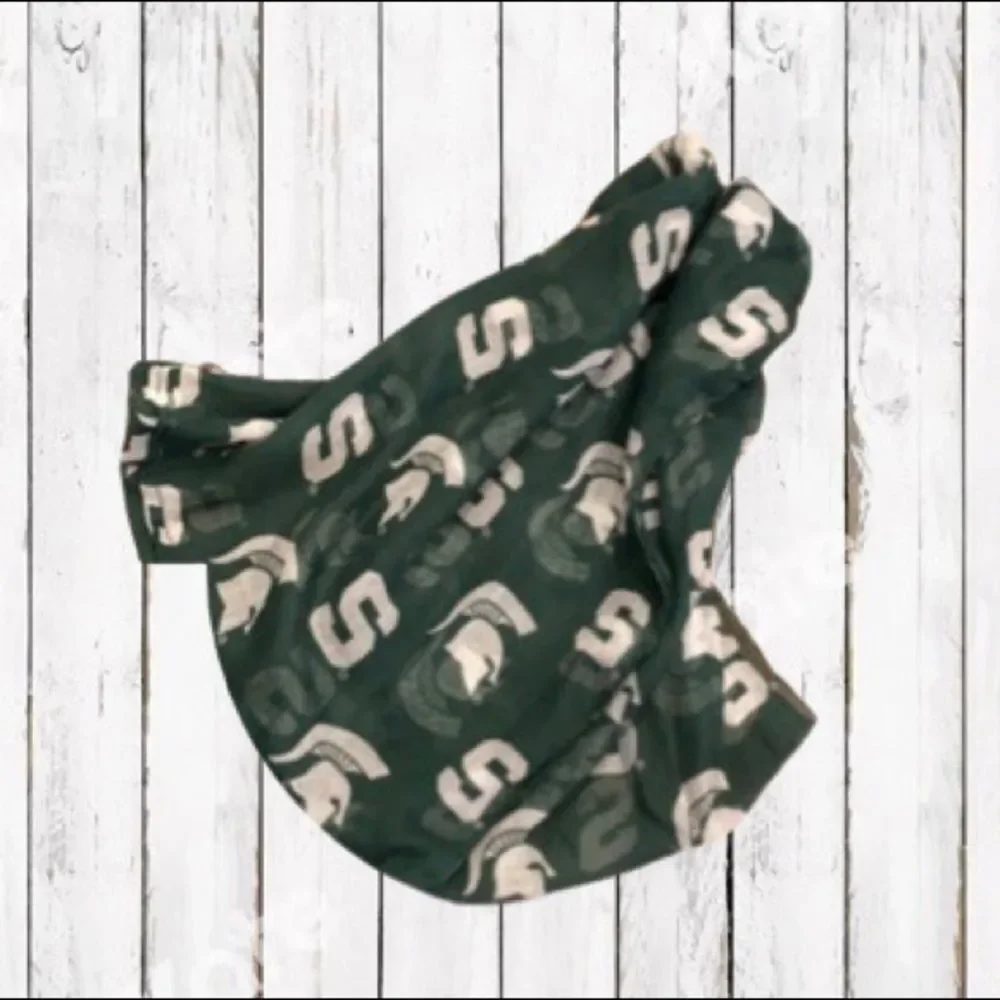 Michigan State University Spartan Infinite Scarf MSU SPARTANS Women’s Accessory - Picture 2 of 5
